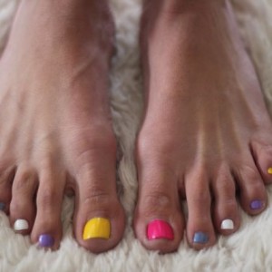 kathy-toes