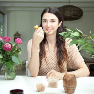 manuka honey, home remedies, natural remedies, The Local Rose, Shiva Rose