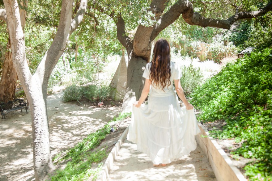 earthing, walking barefoot, 