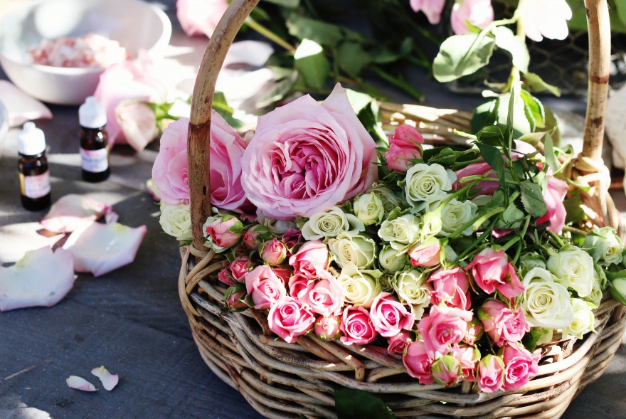 The Local Rose shares a DIY recipe for Valentine's Day Rose Salts, using beautiful blossoms in pink, cream and white from Flower Muse.