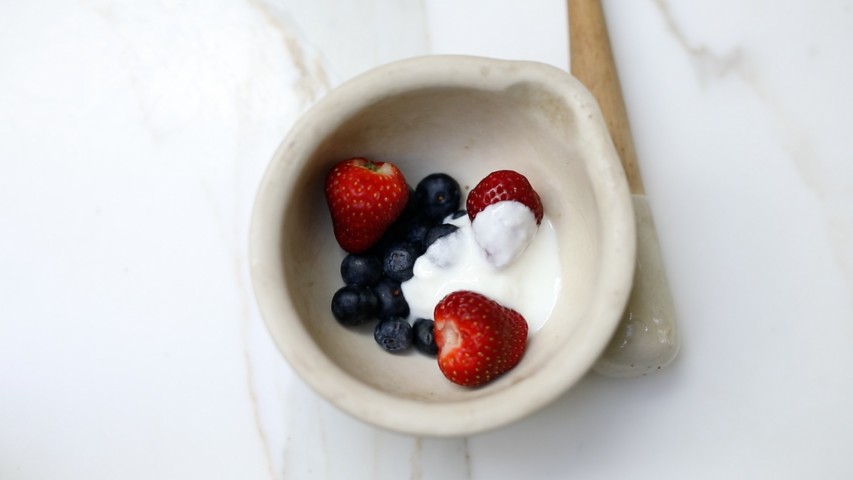 BerriesYogurtStill