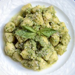 The Local Rose features a quick & easy pesto recipe from chef Alex Gary, served with all-natural and organic gnocchi.